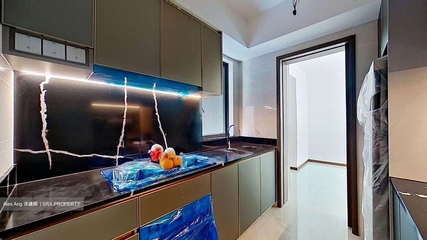 Slim Barracks Rise (D5), Condominium #638182411